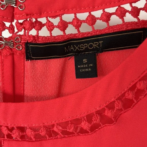 Size S top - Picture 3 of 5